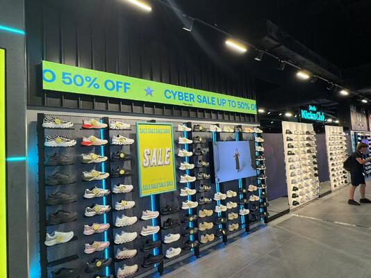 Aluminum Customized LED Illuminated Signage Ideal for Storefronts Exhibitions Trade Shows and Corporate Branding Purposes