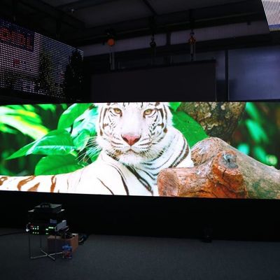 Alquiler de la cartelera de IP65 LED, tablero de publicidad del panel de P3.91 LED