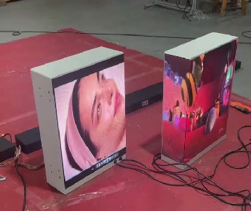 Pared video interior de la exhibición LED del Coner de la publicidad P2RGB del escaparate con el procesador video